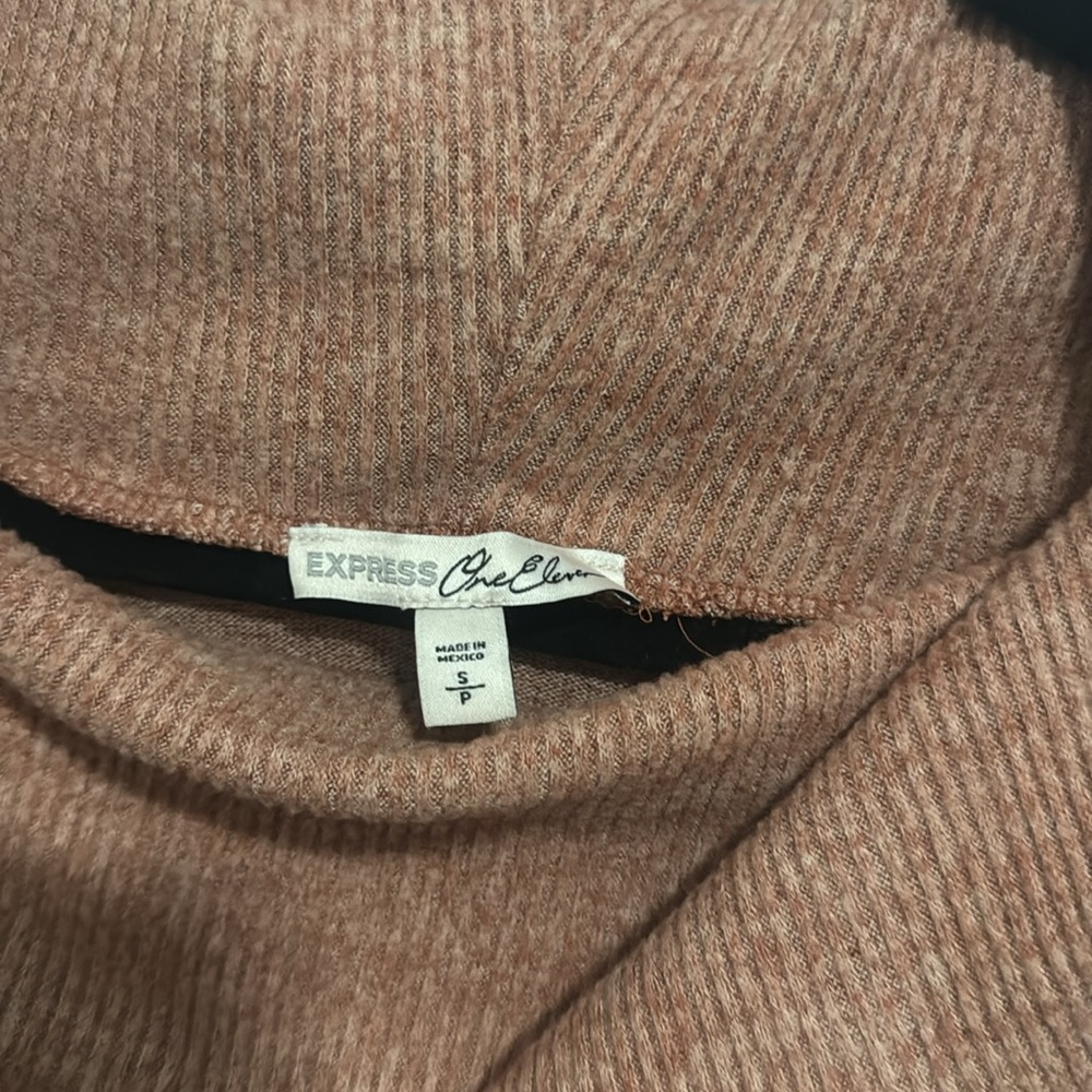 Express top - Picture 2 of 2